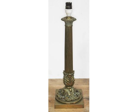 A brass Corinthian column table lamp, height 48cm (including fitting), with shade.  