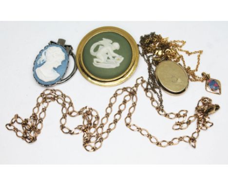 A 9ct gold chain wt. 7.44g, together with a Wedgwood  brooch, an opal triplet pendant, a locket and a clip.  