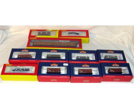 BACHMANN and HORNBY 10 x mainly LNER and M.O.T Freight Wagons and a LNER Thompson Full Brake Coach - Bachmann Nos 37-069/089/