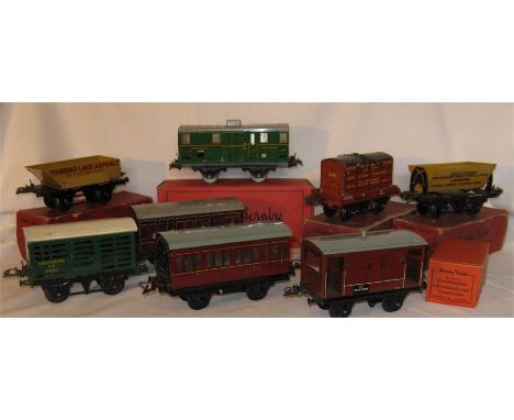 HORNBY 0 Gauge - 5 x No 1 Wagons, No 1 and 41 Coaches, a French Hornby and a Container - No 1 Wagons - Rotary Tipper, NE Flat