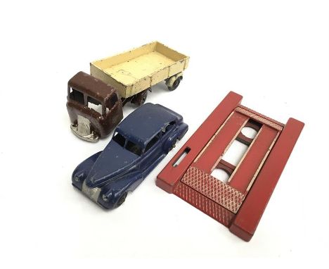 Crescent Garage Car Lift in red (G), together with Dinky Oldsmobile (G/F) and Charbens GWR wagon (P). Unboxed. (3)