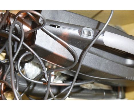 Boxed Oreck cylinder vacuum cleaner. Not available for in-house P&P, contact Paul O'Hea at Mailboxes on 01925 6591333Conditio