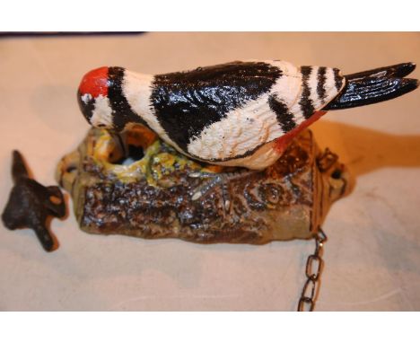 Cast iron Woodpecker door knocker, L: 15 cm. P&amp;P Group 1 (£14+VAT for the first lot and £1+VAT for subsequent lots) 