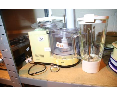Braun kitchen food processor with various attachments. Not available for in-house P&P, contact Paul O'Hea at Mailboxes on 019