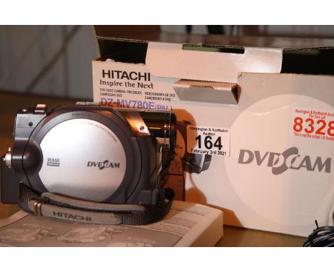 Hitachi D2-MV780E DVD video camera with leads, discs and remote control. P&amp;P Group 2 (£18+VAT for the first lot and £3+VA