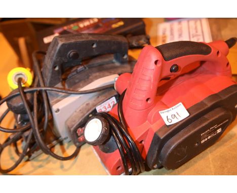 Tool Time 900w electric planer and a Freud 710w industrial planner. Not available for in-house P&P, contact Paul O'Hea at Mai