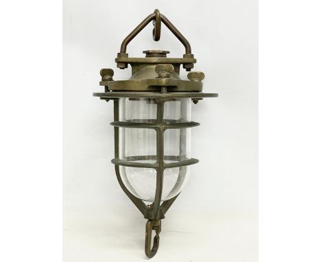 A vintage heavy brass bulk head ships light. 34cm 
