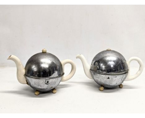 2 vintage teapots. 