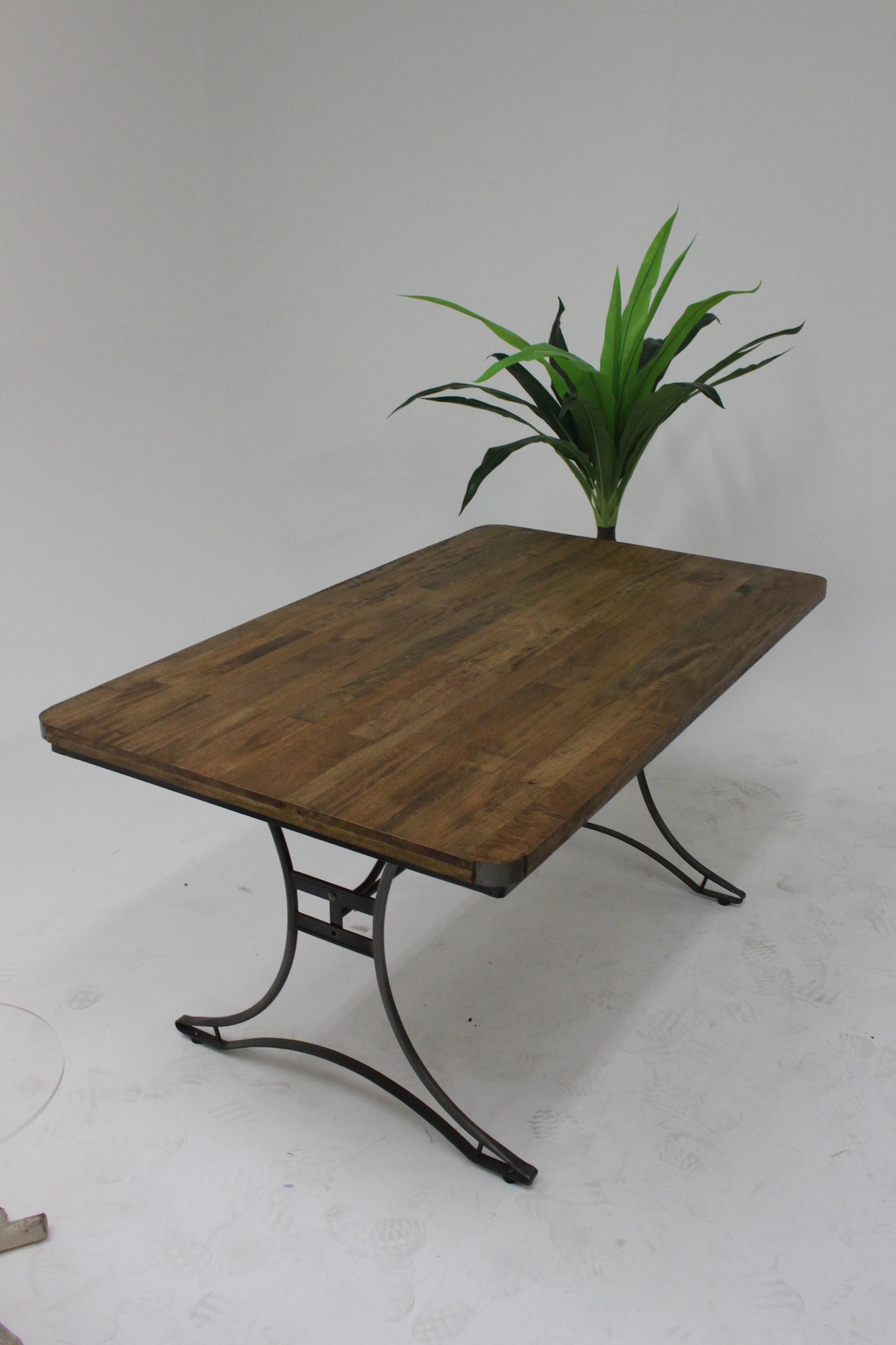 ReEngineered Rectangular Table A Stunning 5ft Solid Mango Wood Dining