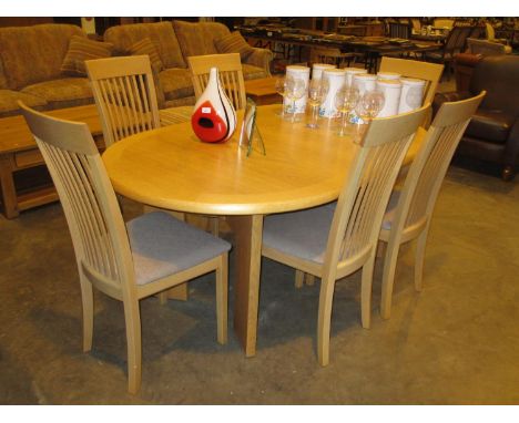 Skovby Light Oak Extending Dining Table with 6 Chairs 