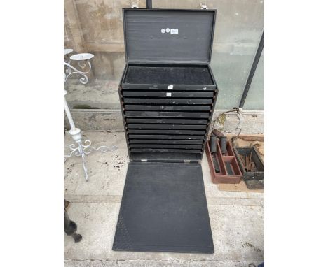 A VINTAGE JEWELLERY STORAGE CABINET WITH 11 INTERNAL TRAYS 