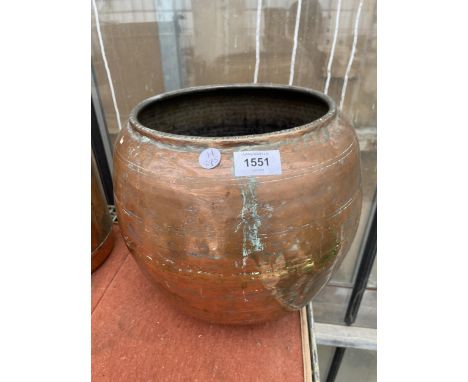 A VINTAGE AND DECORATIVE COPPER PLANTER 