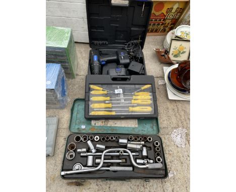 AN ASSORTMENT OF TOOLS TO INCLUDE A NUPOWER BATTERY DRILL, A SCREW DRIVER SET AND A SOCKET SET 