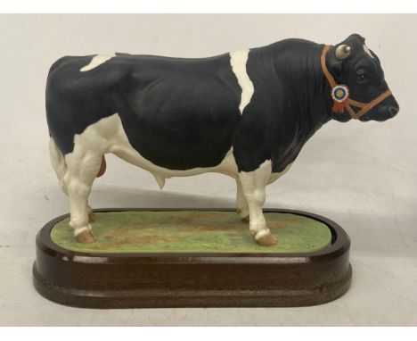 A ROYAL WORCESTER MODEL OF A BRITISH FRESIAN BULL MODELLED BY DORIS LINDNER LIMITED EDITION - NO CERTIFICATE OF AUTHENTICITY 