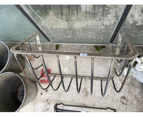 A LARGE METAL VINTAGE HAYRACK PLANTER (W:76CM) 