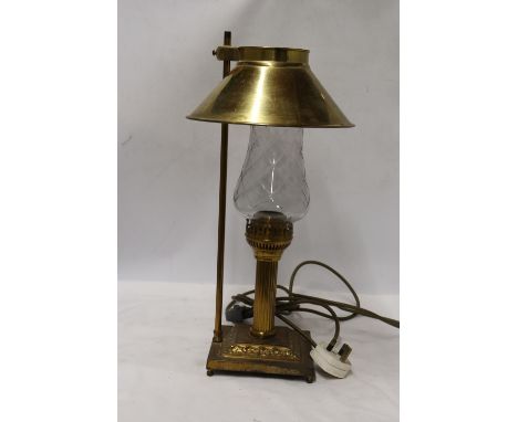 A VINTAGE ORIENT EXPRESS STYLE BRASS LAMP 