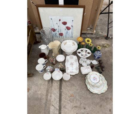 AN ASSORTMENT OF ITEMS TO INCLUDE CERAMICS, GLASS WARE AND A FRAMED PRINT ETC 