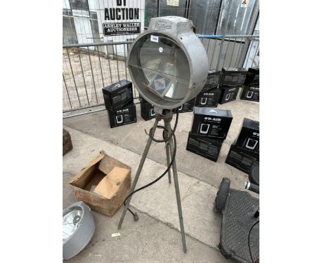 A VINTAGE BULLFINCH GAS LIGHT WITH TRIPOD BASE 