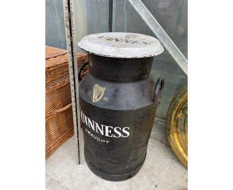 A VINTAGE HAND PAINTED GUINESS ADVERTISING MILK CHURN WITH LID (H:65CM) 