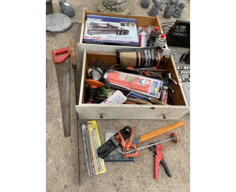 AN ASSORTMENT OF TOOLS TO INCLUDE A WOOD PLANE, A GAS COOKER AND HAMMERS ETC 