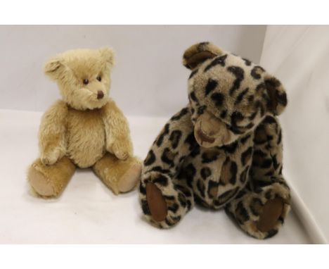 TWO VINTAGE TEDDY BEARS TO INCLUDE A LEOPARD PRINT WITH HUMPED BACK AND LONG ARMS, AND A SPECIAL LIMITED EDITION BY CANTERBUR