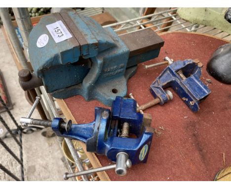 A VINTAGE BENCH VICE AND TWO ENGINEERS VICES 