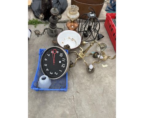 AN ASSORTMENT OF ITEMS TO INCLUDE A CLOCK, AN ENAMEL BOWL AND LIGHT FITTINGS ETC 