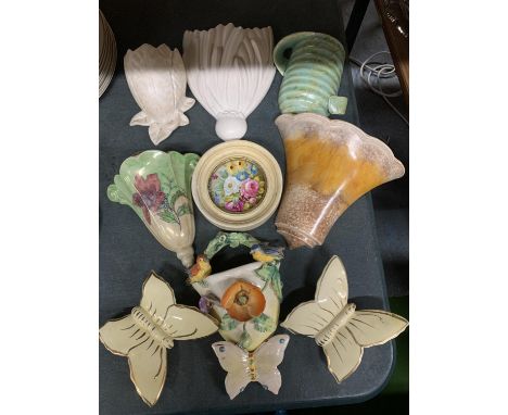 A COLLECTION OF VINTAGE CERAMIC WALL POCKETS TO INCLUDE SYLVAC, ETC 