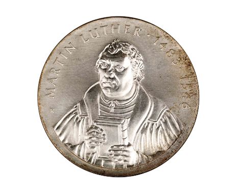 DDR - 20 Mark 1983, Martin Luther, vz. / vz. f. st., avers leichte Verschmutzung zwischen 14 / 15 Uhr| GDR - 20 Mark 1983, Ma