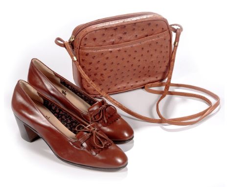 Light brown leather, tasseled, medium heel, size 37½ approximately 14cm high, 21cm wide, 5,5cm deep