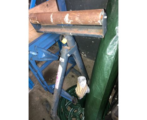 A Ryobi roller stand 