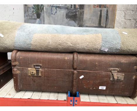 Crown vintage travel trunk - measures 75cm x 46cm x 28cm and a rug 