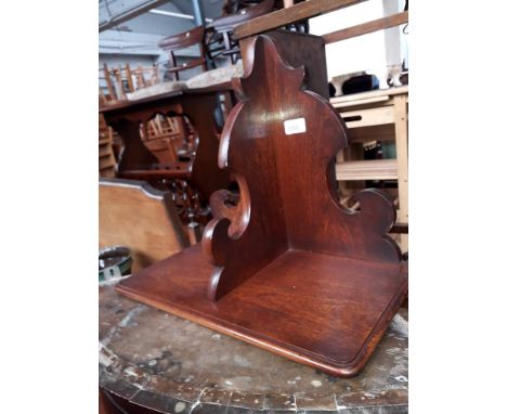 A mahogany wall shelf.&nbsp;Condition - general wear including scuffs, scratches etc.&nbsp; &nbsp;