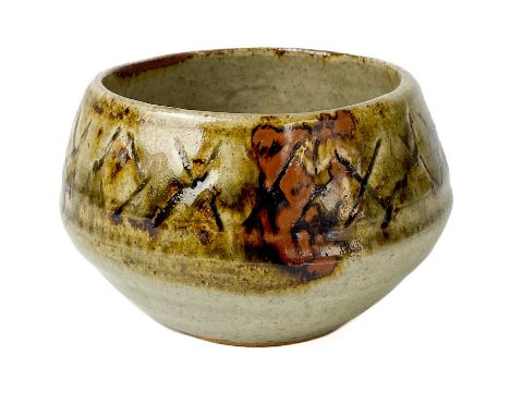 William 'Bill' MARSHALL (1923-2007)  A bowl with incised criss-cross pattern to the top half of the exterior, the lower half 