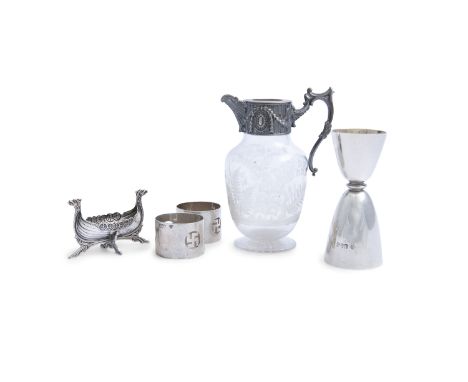 A COLLECTION OF SILVER ITEMS; including an Irish silver and silver gilt wager cup, Dublin, 1982, mark of Alwright &amp; Marsh