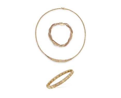 A GROUP OF THREE-COLOURED GOLD JEWELLERY, comprising of a 14K gold necklace, the frontispiece composed of yellow, rose and wh