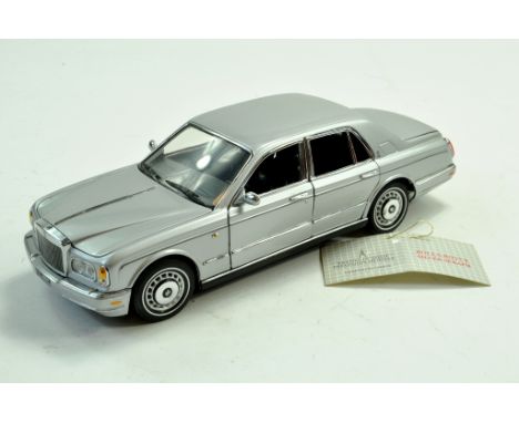 Franklin Mint 1/24 precision replica comprising Rolls Royce Silver Seraph. Generally Excellent. Note: We are happy to provide