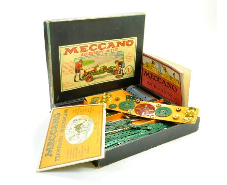 Vintage Meccano Accessory Outfit No. 3A. Set appears predominantly complete. Condition is good. Note: We are happy to provide