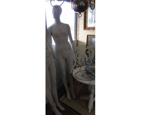VINTAGE MANNEQUIN