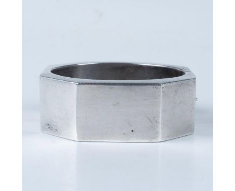 Features a geometric Silver cuff. Marked 925. Weighs 58g. Issued: 20th centuryDimensions: 2.75"L x 2.75"W x 1"HCondition: Age