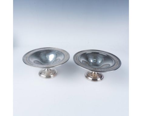 An elegant pair of Sheridan Silver on Copper footed bowls. Sheridan logo and Sterling On Copper backstamp. Issued: 20th centu
