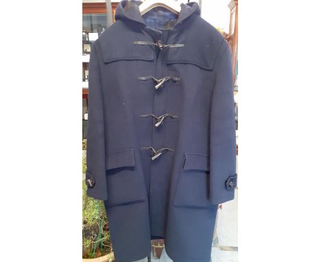 A vintage Gloverall gents navy woollen duffle coat with hood and horn shaped buttons, size 44"chest. Location:Rail1 