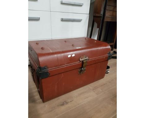 VINTAGE TIN TRUNK