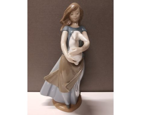 NAO FIGURE 762 SWEET ELEGANCE