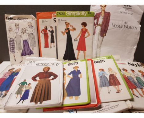 BOX CONTAINING VINTAGE DOCUMENTED PATTERN DESIGNS BY SIMPLICITY ETC