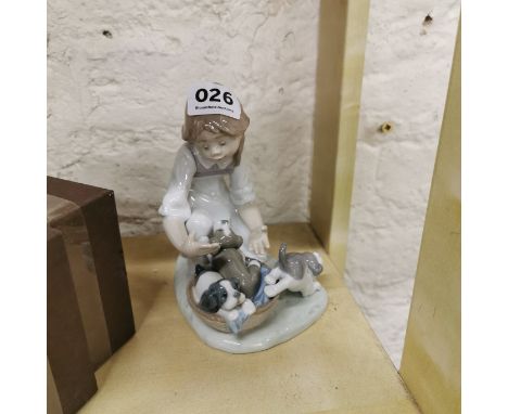 LLADRO FIGURE