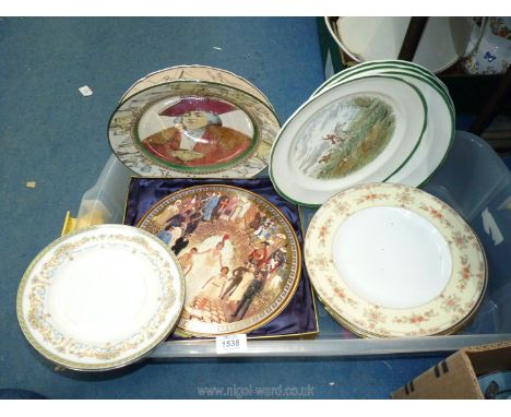 A quantity of plates including 'the Hunting Man' and 'the Mayor' plates by Royal Doulton, a boxed Royal Worcester 'Happy and 