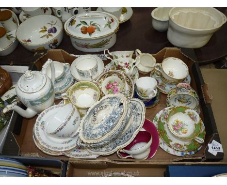 A quantity of cups and saucers to include Shelley 'Duchess' cup and saucer, Aynsley cup and saucer, Coalport 'Revelry-Adam Gr