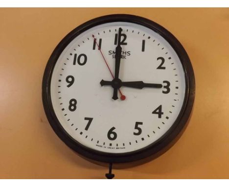 Vintage Bakelite cased Smiths dial clock, (electric movement), 15" diameter 