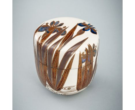 IKENOURA DAIKI: A WHITE LACQUER NATSUME (TEA CADDY) WITH IRISESSigned Ikenoura DaikiJapan, 20th centuryOf typical form with a